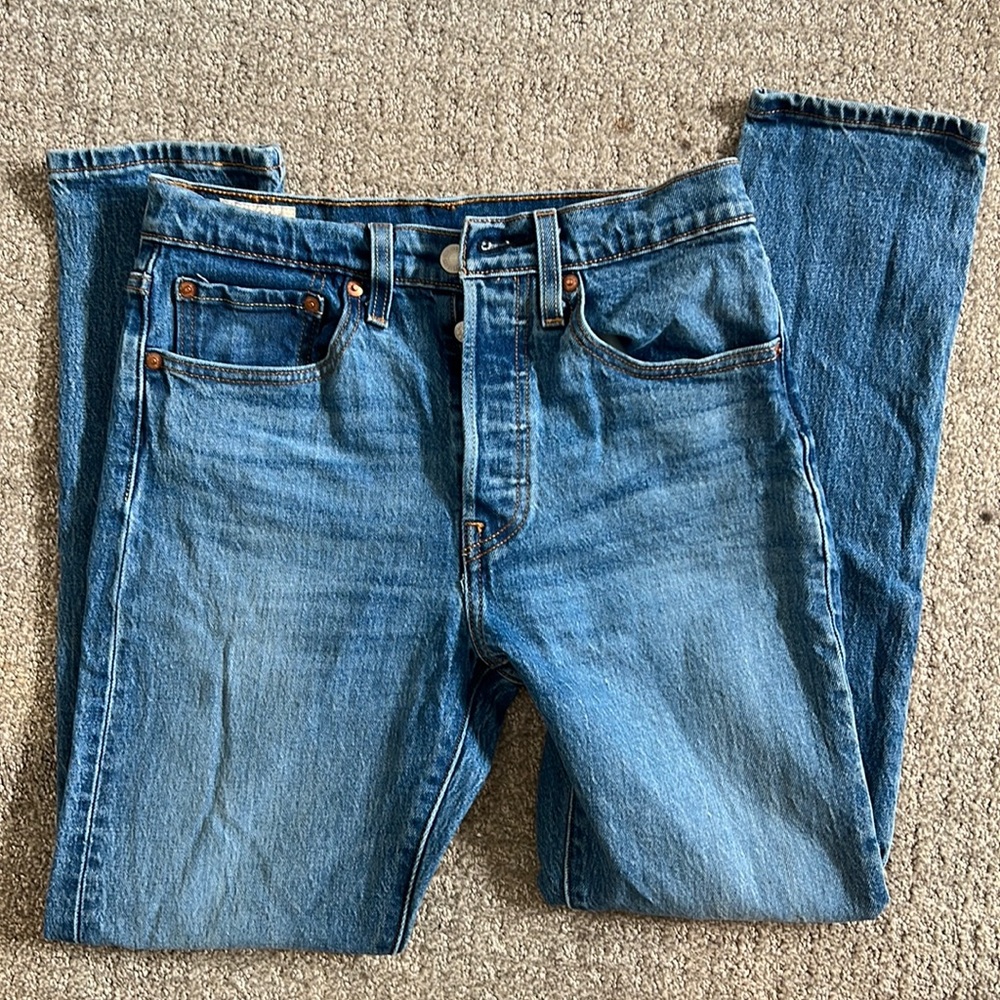 Levi 501 high waisted jeans!